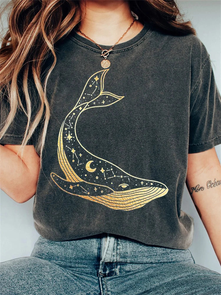 Graficzna koszulka z wielorybem Celestial w stylu vintage washed