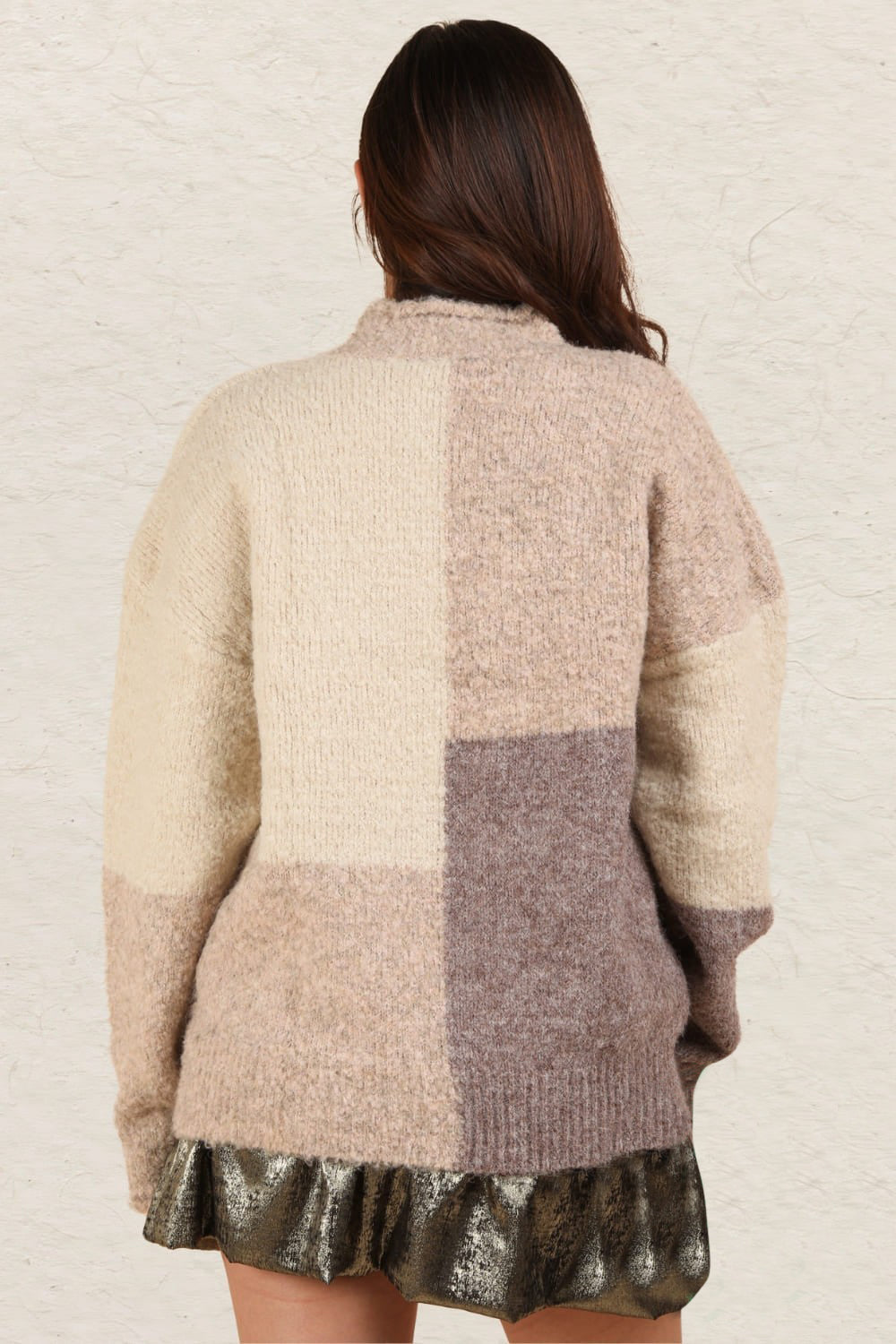 Alessa® | Sweter w bloki kolorów, ze stójką i obniżonymi ramionami
