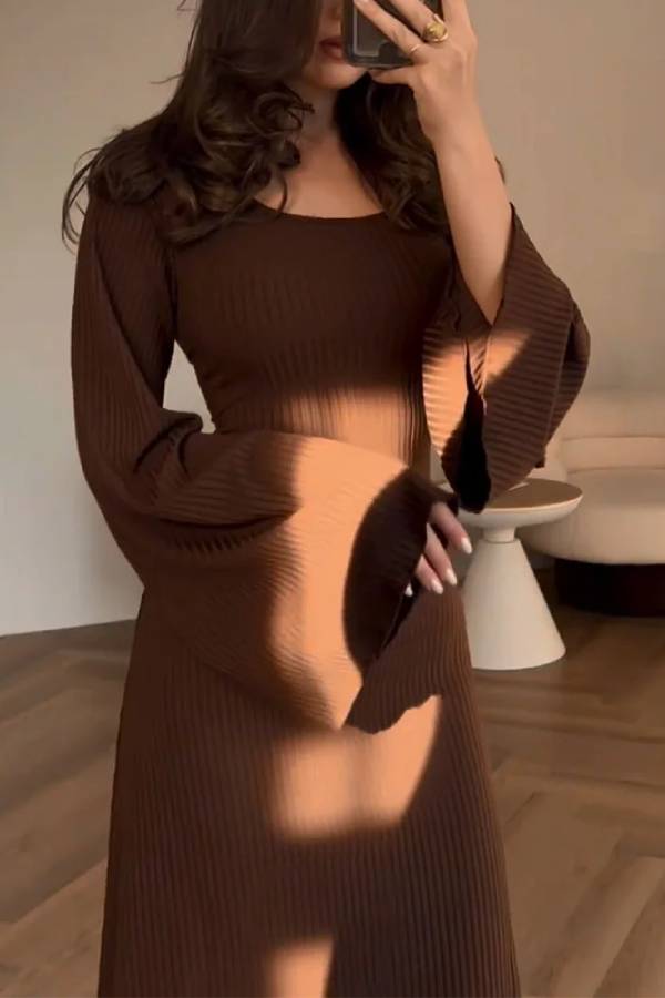 Alba® | Elegancka dzianinowa sukienka z wiązanym paskiem