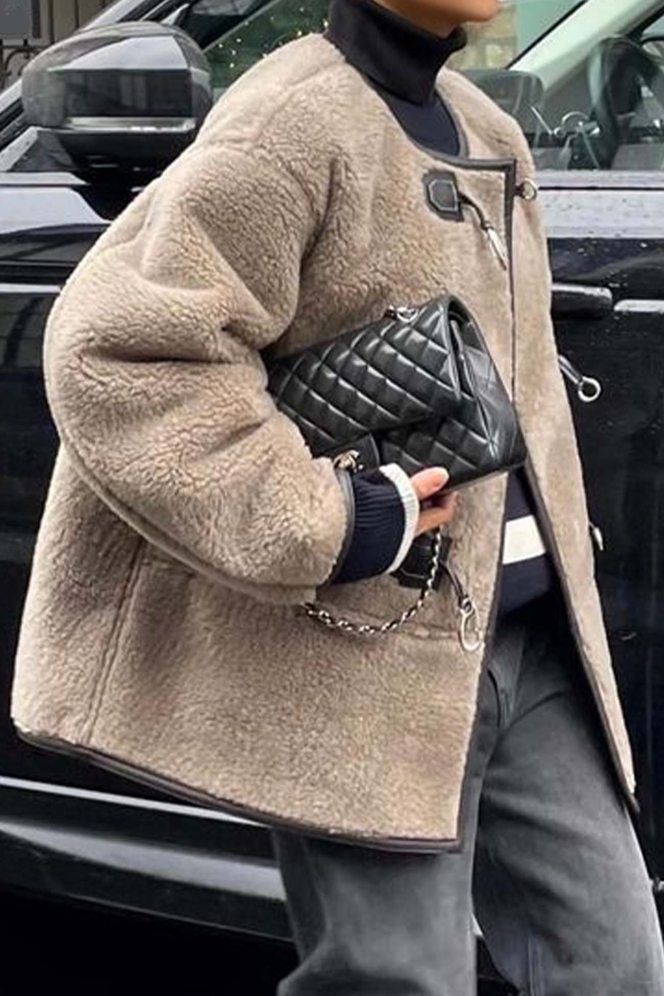 Milagros® | Pluszowa kurtka z okrągłym dekoltem i metalowymi guzikami