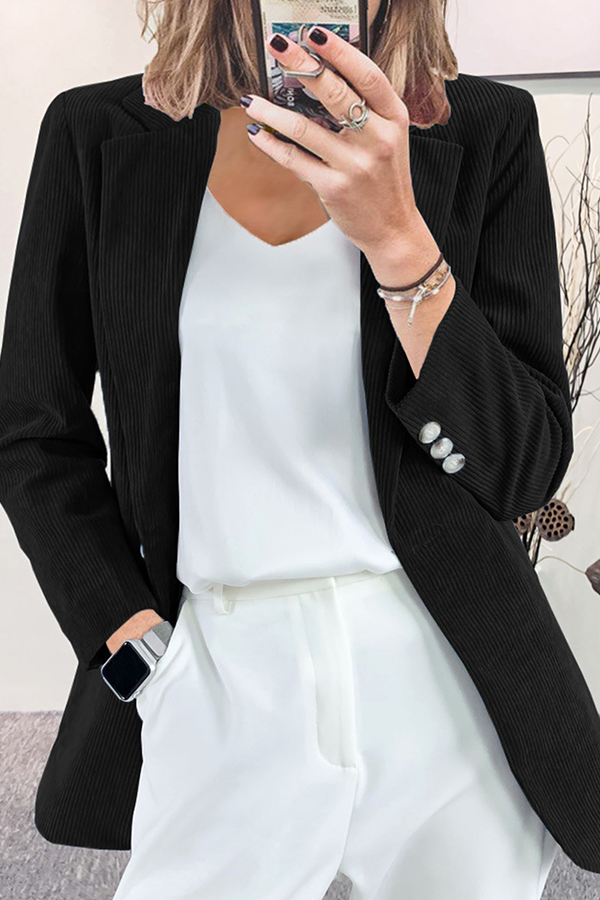 Adriana® | Swobodna, elegancka odzież wierzchnia z guzikami w jednolitym kolorze i dwustronnym kołnierzem