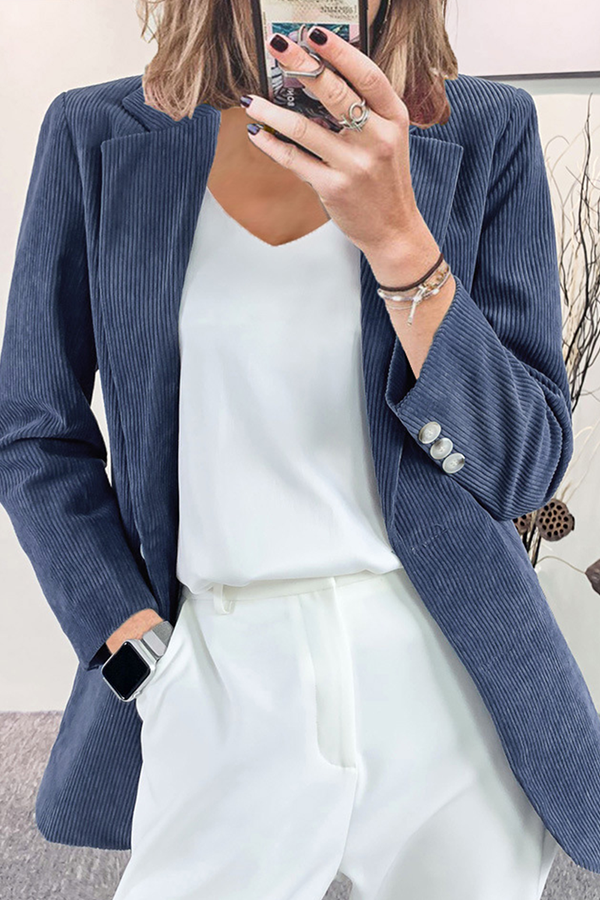 Adriana® | Swobodna, elegancka odzież wierzchnia z guzikami w jednolitym kolorze i dwustronnym kołnierzem