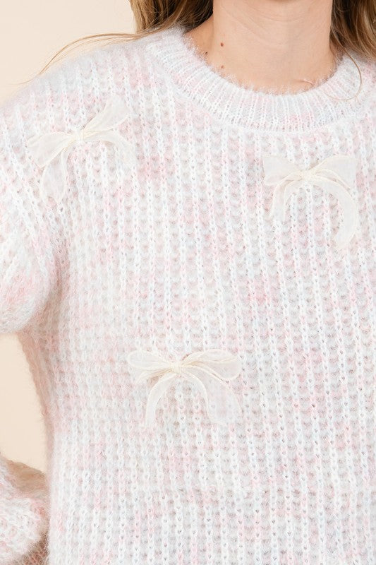 Melina® | Gruby sweter z dzianiny z haftowaną kokardką