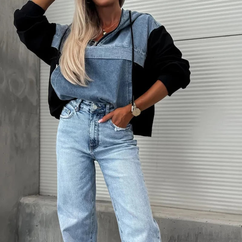Adelina® | Swobodna, zapinana na zamek bluza z kapturem z patchworkowym wzorem, wykonana z dżinsu