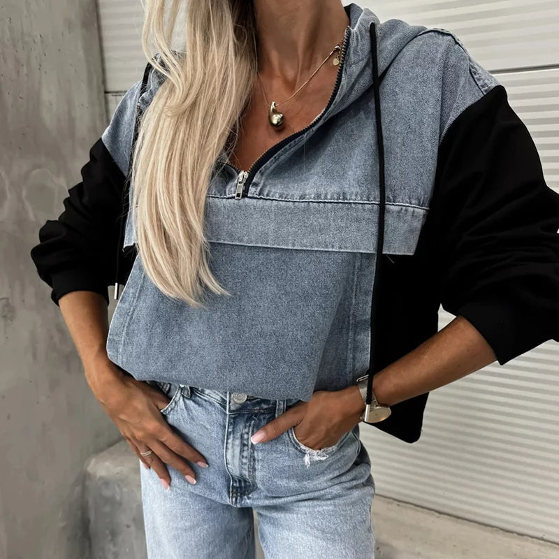 Adelina® | Swobodna, zapinana na zamek bluza z kapturem z patchworkowym wzorem, wykonana z dżinsu