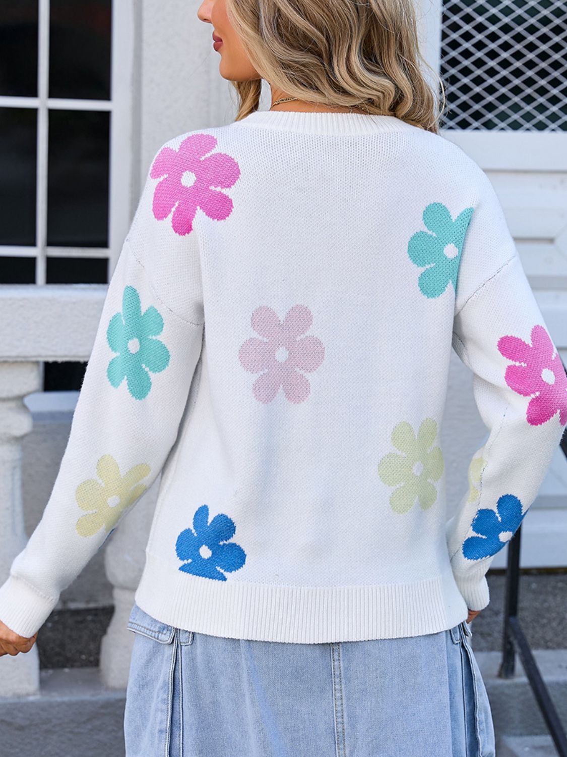 Aitana® | Sweter z długim rękawem i kwiatowym dekoltem