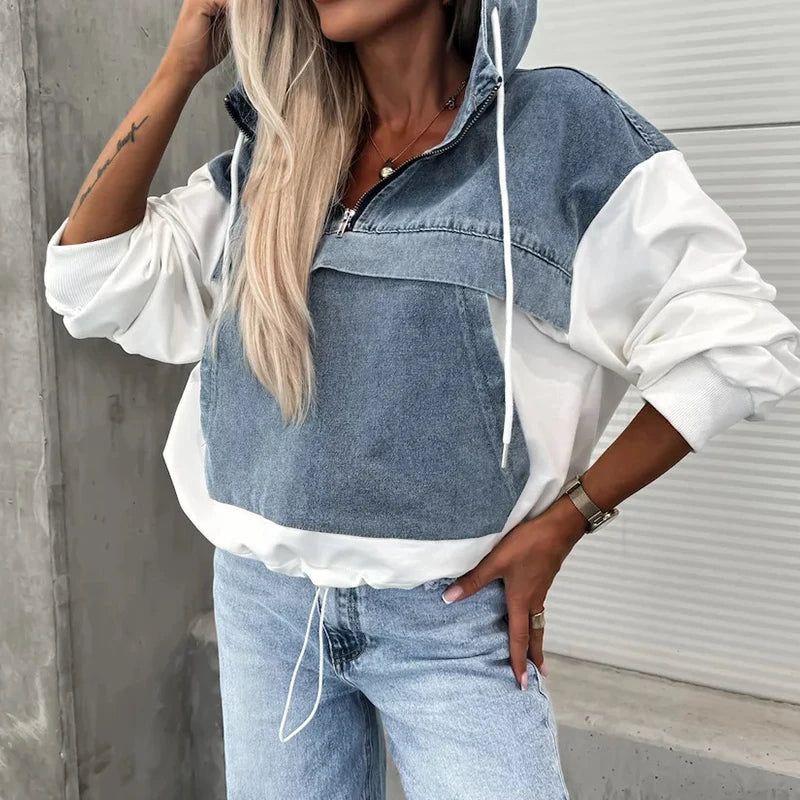 Adelina® | Swobodna, zapinana na zamek bluza z kapturem z patchworkowym wzorem, wykonana z dżinsu