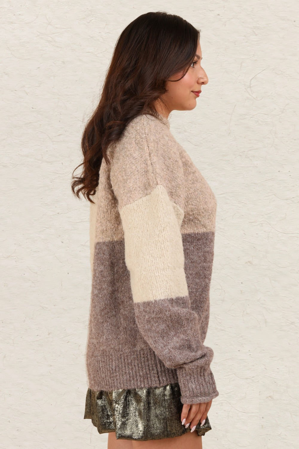 Alessa® | Sweter w bloki kolorów, ze stójką i obniżonymi ramionami