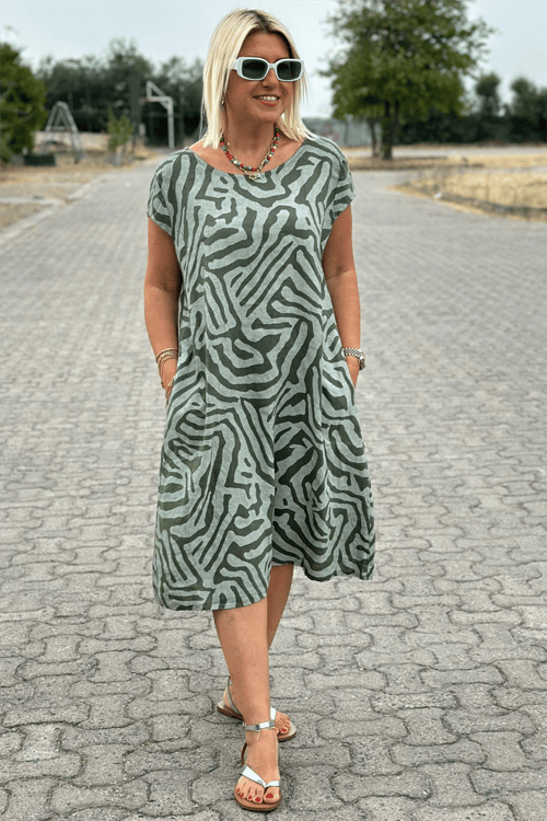Naila - Midi Sukienka Rayon z Wzorem Zebra i Okrągłym Dekoltem