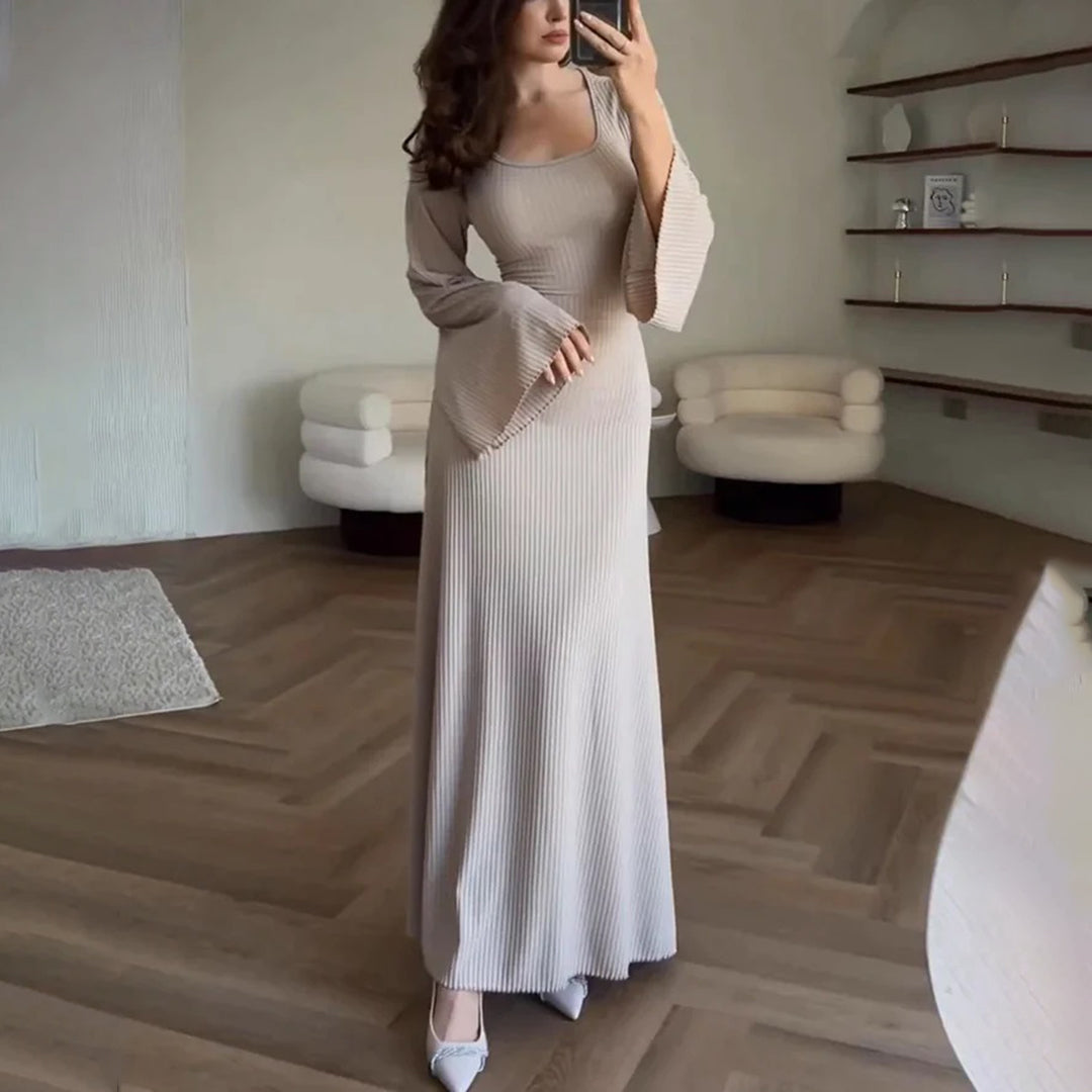 Laia® | Szykowna i uniwersalna sukienka zimowa