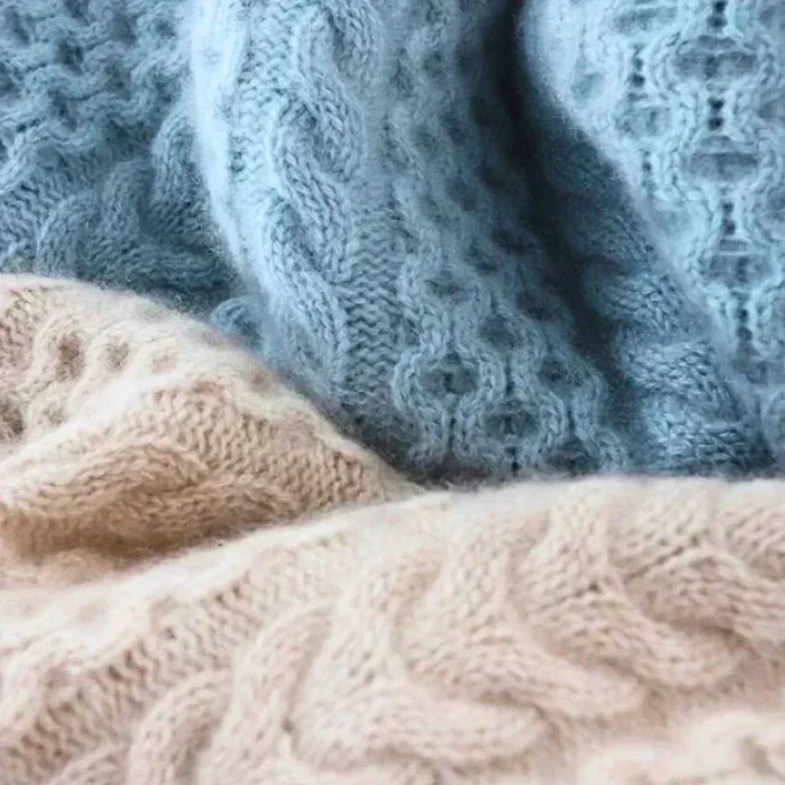 Adriana® | Sweter z golfem