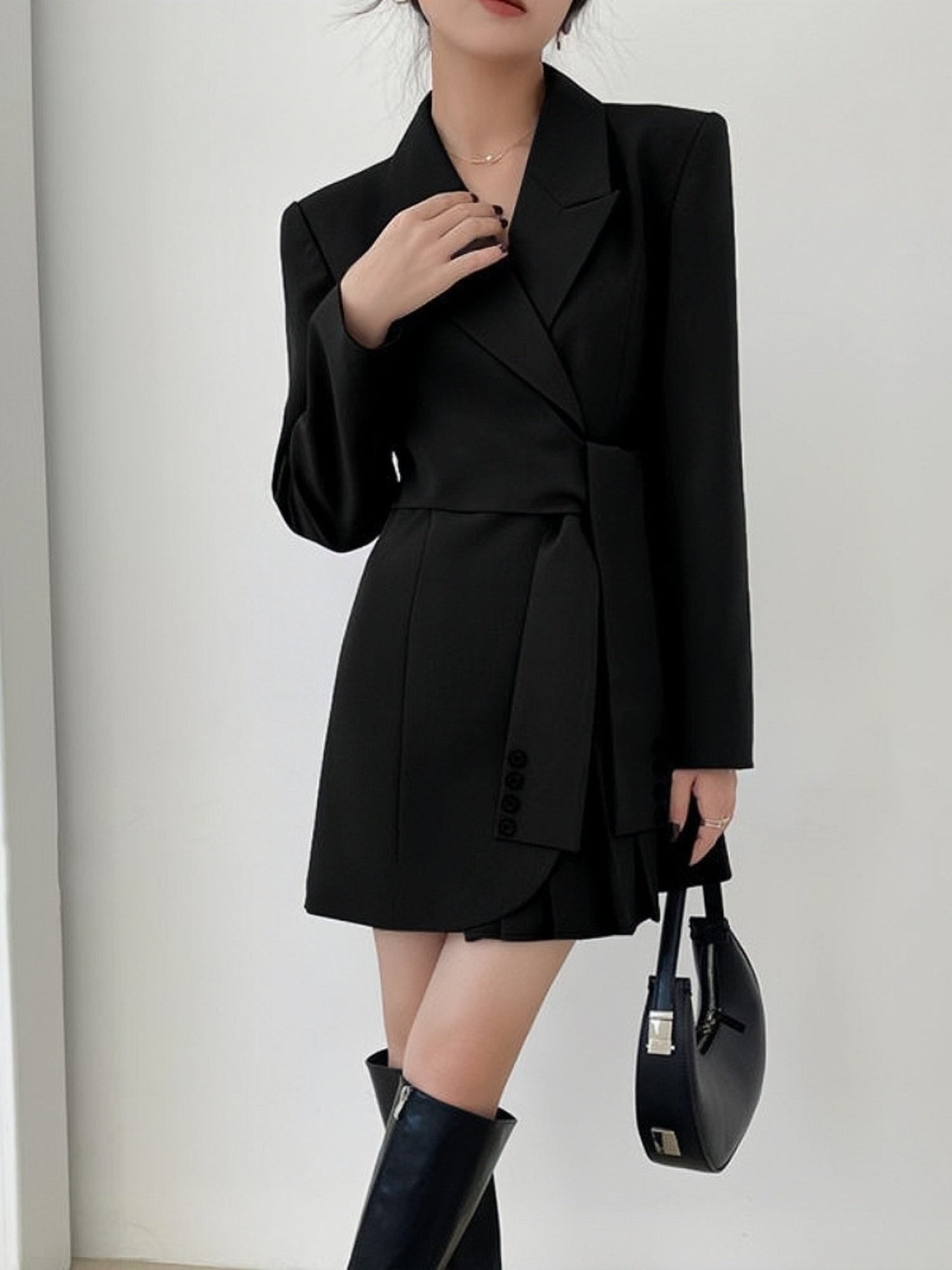 Aino® | Krawiec -Wykonana i elegancka sukienka zimowa