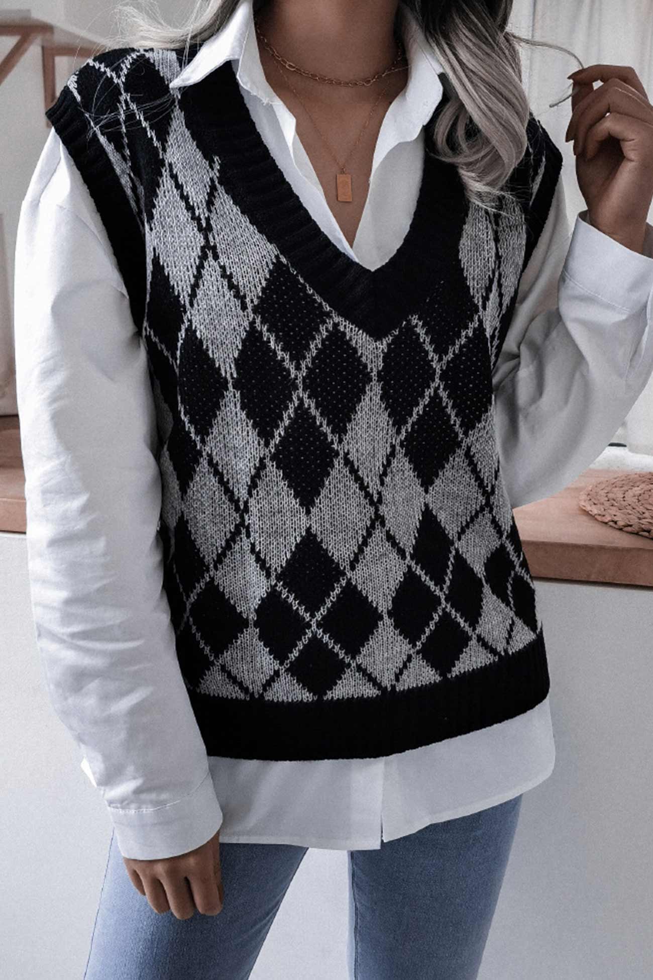 Milena® | Dzianinowy top w kratkę z dekoltem w kształcie litery V