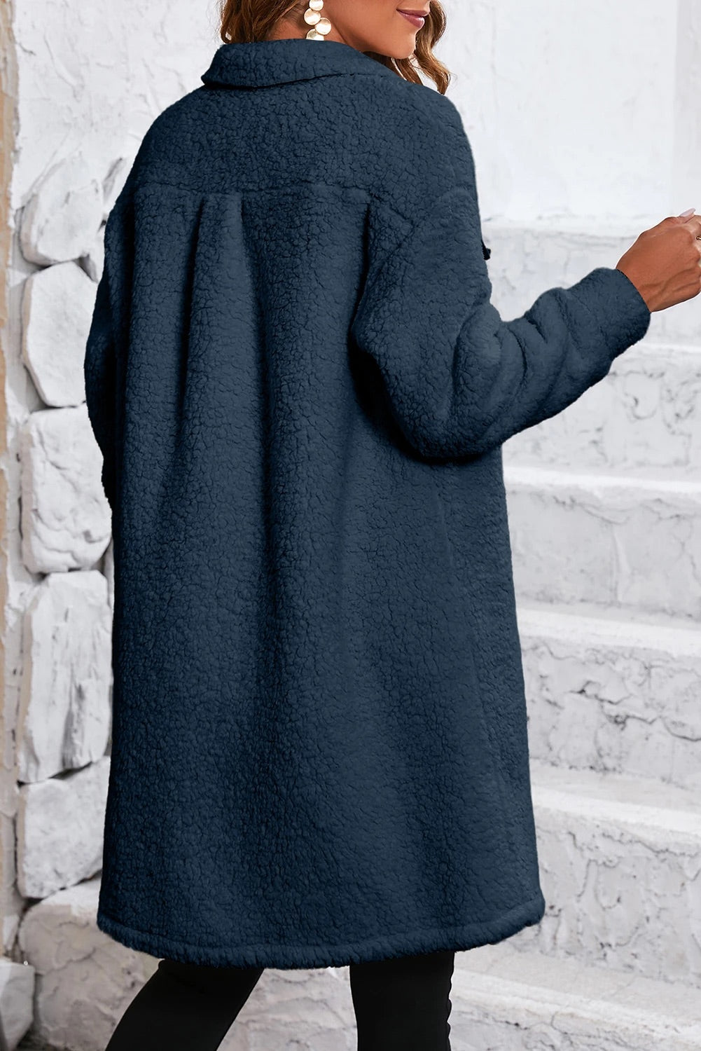 Milagros® | Niebieski jednorzędowy pluszowy płaszcz z kontrastową kieszenią z klapką