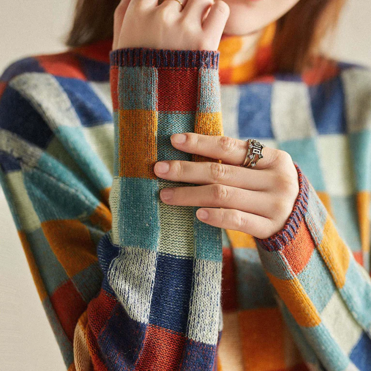 Agustina® | Patchworkowy sweter z golfem dla kobiet