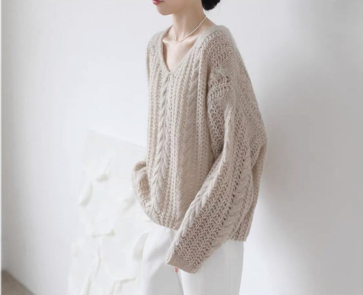 Maria – Prosty Sweter w Stylu vintage z Długim Rękawem i Dekoltem w Kształcie Litery V
