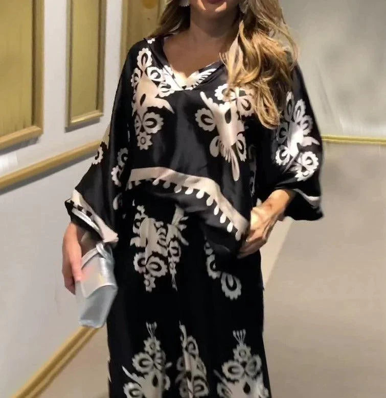 Charlotte - Popularny dwuczęściowy zestaw z dekoltem w serek